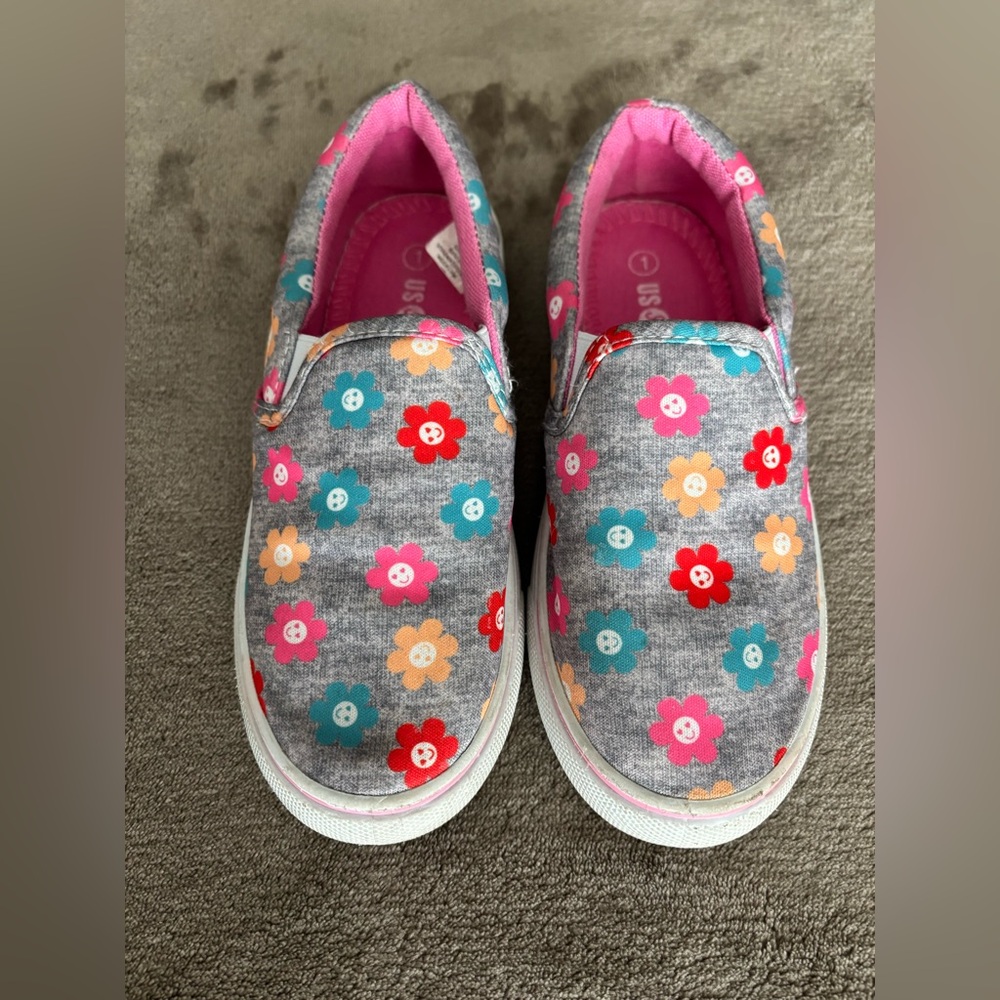 Size 1 Floral Slip-On Sneakers